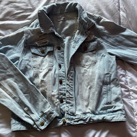 Distressed Jean Jacket. Size 1XL. Fashion Nova - Picture 4 of 9